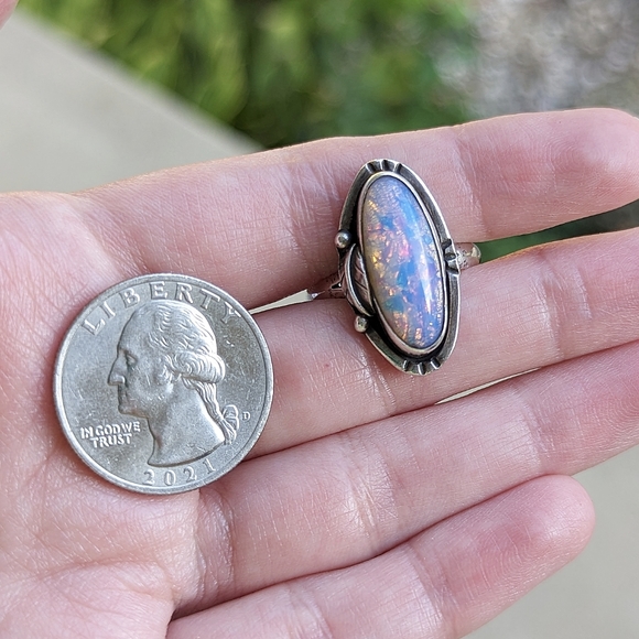 Vintage oval sterling silver 925 faux pink and blue opal ring Native American - Picture 6 of 8